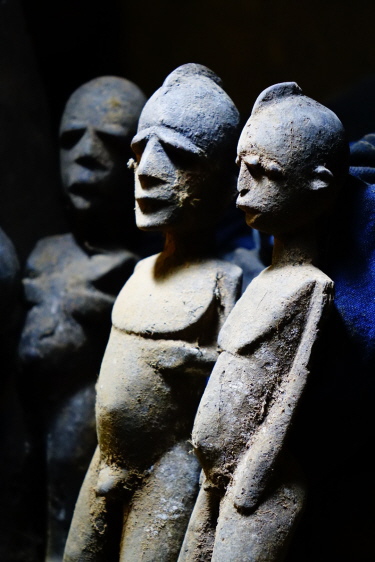 Ererbte Divinationsfiguren bei Traoré Wihano am 04.04.2018 Ererbte Divinationsfiguren bei Traoré Wihano am 04.04.2018