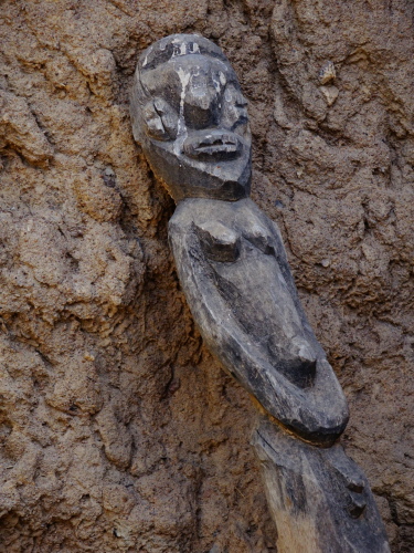 Figur vor dem Hauseingang Figur vor dem Hauseingang