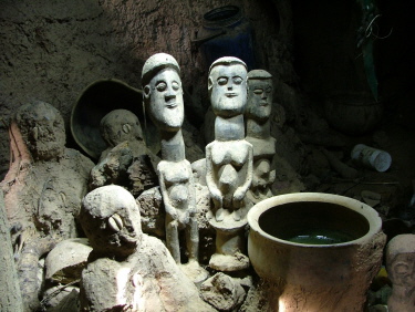 Ca. 30 Jahre alte Figuren von Sanwelé