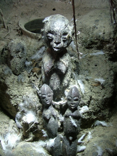 12 Jahre alte Skulpturen 12 Jahre alte Skulpturen